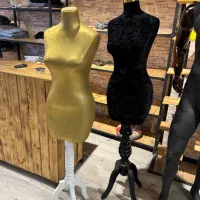 مانکن فروشی مردانه و زنانه و چوب کار