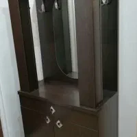 جاکفشی و جا لباسی