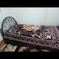 تختخواب و تشک در حد نو