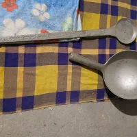 کفگیر و آب برگردان بزرگ اشپزی سایز ۲۰ قدیمی .|ظروف پختوپز|اراک, |دیوار