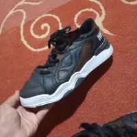 یک جفت کفش برند اورجینال