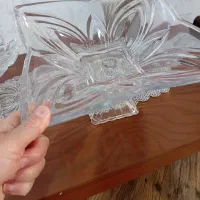 یک میوه خوری پایه دار و یک شیرینی خوری پایه