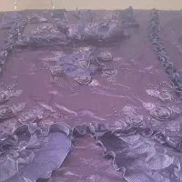 روتختی به رنگ بنفش با چهار تا بالش، قیمت ۱۵۰۰ تومن