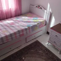 تخت و میز و پاتختی نوجوان