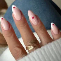 استخدام ناخنکار حرفه ای با سابقه کار