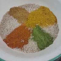 ادویه های دست‌ساز خانگی