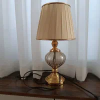 آباژور رومیزی کاملا سالم