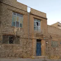 90متری/ پشت کلانتری 11/ لوکیشن خوب/زیر قیمت/مزایده