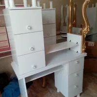 میز کاشت ناخن|آرایشگاه و سالن‌های زیبایی|رشت, کوی امام رضا|دیوار