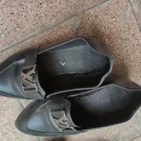 کفش پسرونه و کالج زنانه