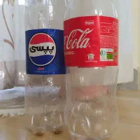 تعدادی بطری نوشابه