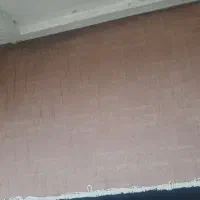 ۴۰ متر موکت تمیز کرم رنگ فقط زیر قالی بوده