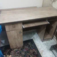 فروش یک عدد میز تحریر و کمد