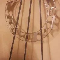 پایه اهنی تاج گل