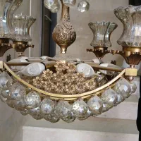 یک لوستر بزرگ و یک لوستر ست کوچک|لوستر و چراغ آویز|شاهین‌شهر, شهرک امید|دیوار