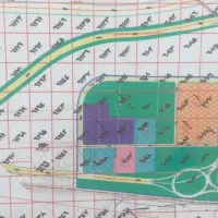 زمینی در تاکستان