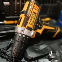 دریل شارژی دو باطری دیوالت ۱۸ ولت دو حالته اکبند|ابزارآلات|فردیس, فردیس|دیوار