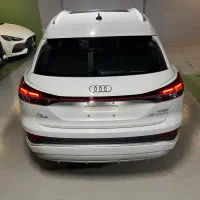 AUDI Q4