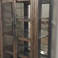 ویترین آهنی