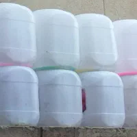 تعدادی دبه وگالن|ظروف نگهدارنده، پلاستیکی، یک‌بارمصرف|کرمانشاه, |دیوار