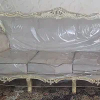 مبل هفت نفره همراه با میز وسط و دو میز عسلی