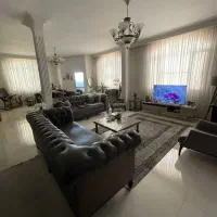 فروش آپارتمان 110متری سر دونبش طبقه اول غرق نور