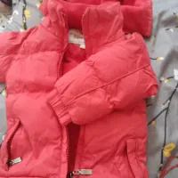 تعدادی لباس کودکانه در حد نو حدود ۲ تا ۳ ساله