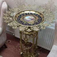 جام میوه و کنار سالنی