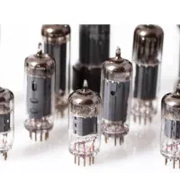 خرید و فروش انواع لامپ خلا رادیویی و امپلی فایری