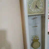 ساعت ایستاده رنگ کرم