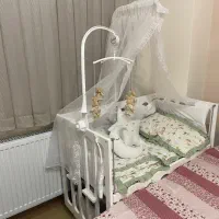 تخت وگهواره نوزادی