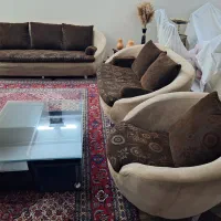 مبل راحتی و میز جلو