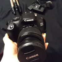 دوربین عکاسی Canon2000 همراه تمام وسایل مورد نیاز|دوربین عکاسی و فیلم‌برداری|خمین, |دیوار