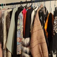 مانتو و لباس‌های زنانه نو و در حد نو