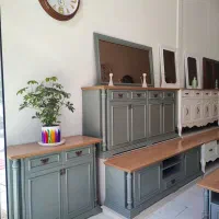 میز تی وی ویولت