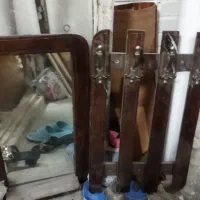 اینه و چوب لباسی