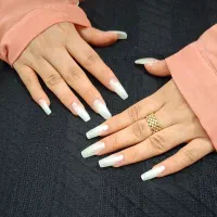 خدمات تخصصی کاشت ناخن با بهترین متریال فقط با ۱۸۰ت|خدمات آرایشگری و زیبایی|شیراز, قلعه شاهزاده بیگم|دیوار