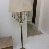 ساعت دیواری . آباژور و لوستر ۸ شاخه