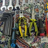 پمپ باد و وسایل تعویض روغن همراه روغن ها و آچار