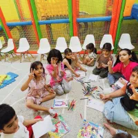 مربی و نیروی خدماتی