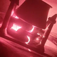 چراغ خواب قدیمی با لامپ قرمز