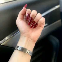 خدمات کاشت ناخن و آموزش