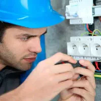 برق کار الکتریکی صنعتی