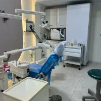 مطب دندانپزشکی تاپ لوکیشن . همکف|اجارهٔ دفتر کار، اتاق اداری، مطب|تهران, شهرآرا|دیوار