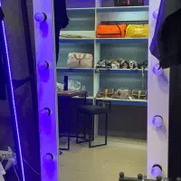 فروشنده پوشاک بچه گانه