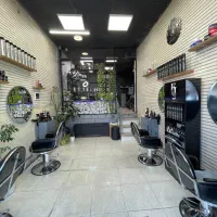 آرایشگر مردانه و وردست