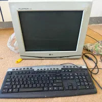 مانیتور و کیبورد سالم