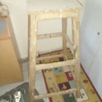 چهار پایه چوبی