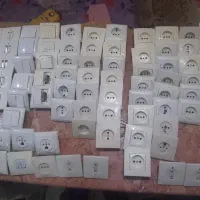 انواع کلید و پریز توکار کارکرده تمیز