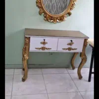 یک عدد اینه و کنسول و یک عدد میزناخن